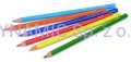 Plastikowe pudełko szkolne z kredkami